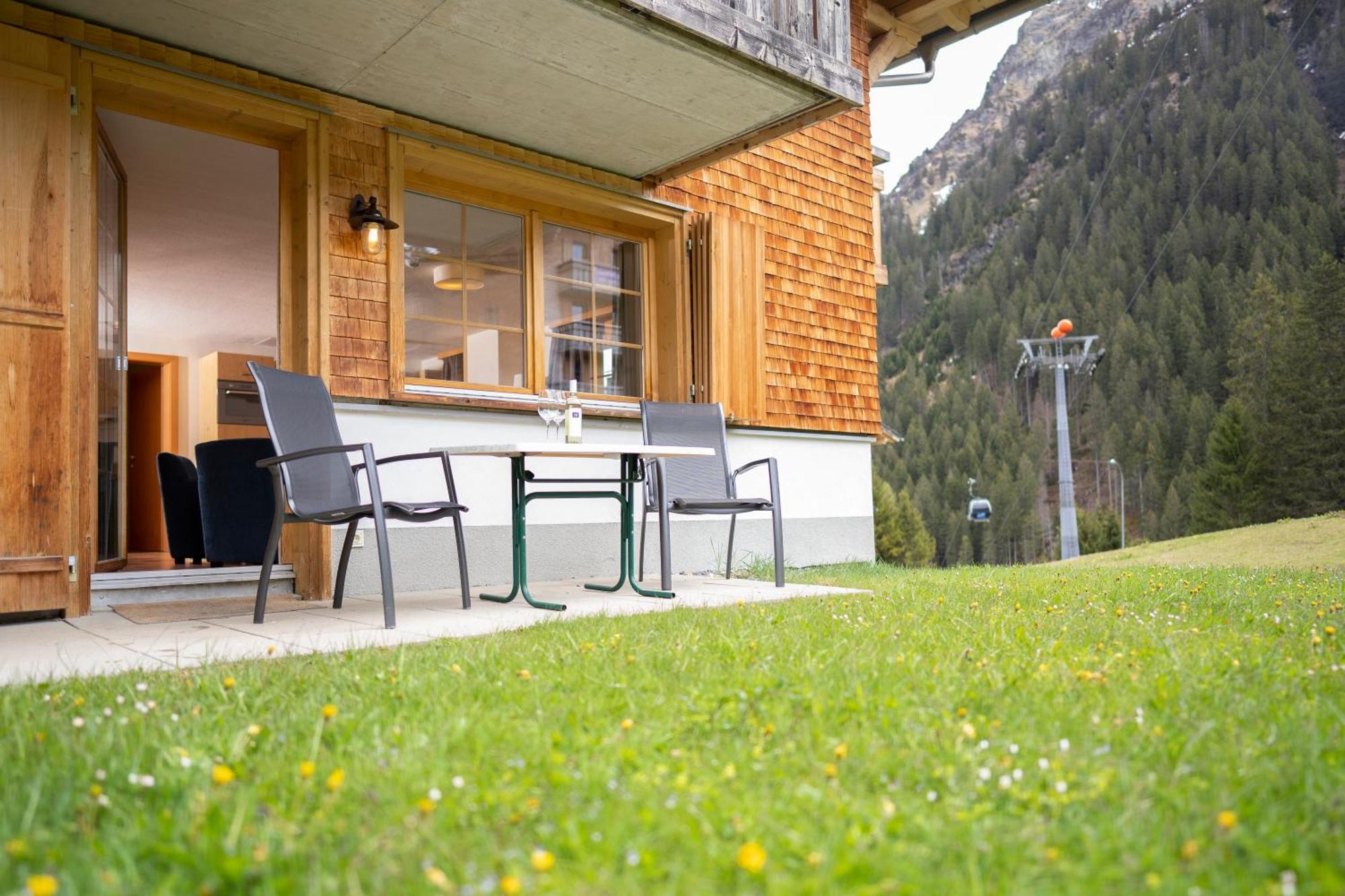 ホテル Landal Hochmontafon ガルゲレン エクステリア 写真