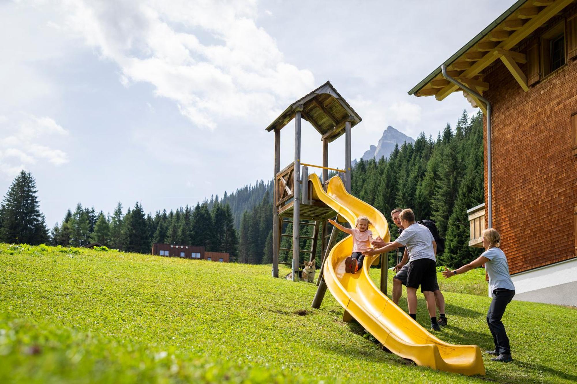 ホテル Landal Hochmontafon ガルゲレン エクステリア 写真